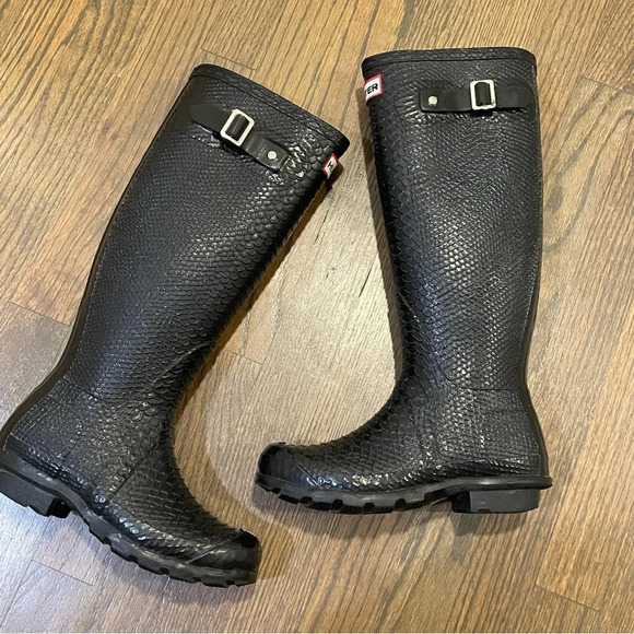 Hunter Limited Edition Carnaby Boa Embossed Tall Rain Boot US Size 5 - Picture 3 of 13